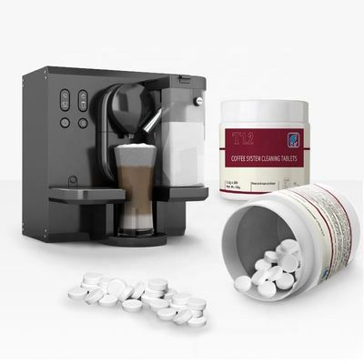 Des machines à expresso pratiques et abordables, des capsules de lavage avec des comprimés de nettoyage